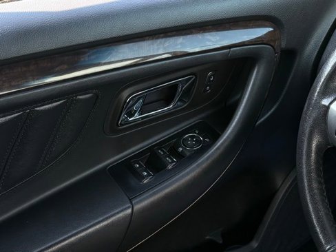 Used 2017 Ford Taurus Limited image 13