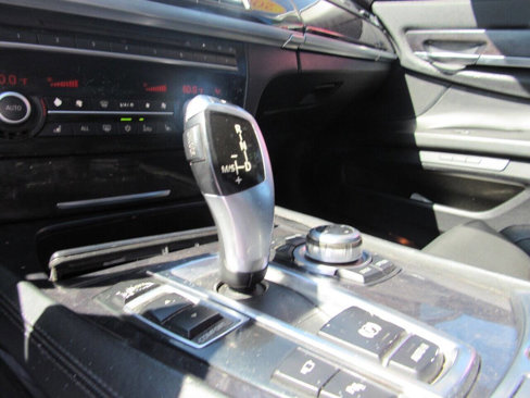 Used 2009 BMW 750i image 16