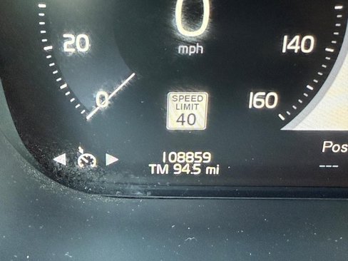 Used 2018 Volvo XC60 T6 Momentum w/ Advanced Package image 22