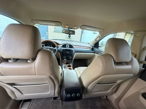 Used 2011 Buick Enclave CXL image 24
