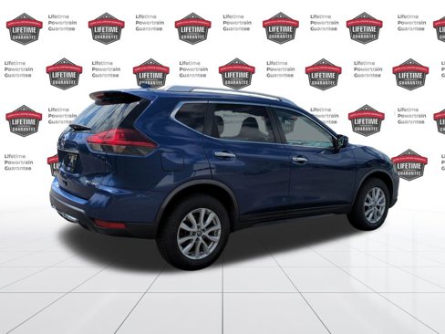 Used 2020 Nissan Rogue SV image 3