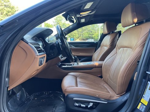 Used 2017 BMW 740e xDrive image 23