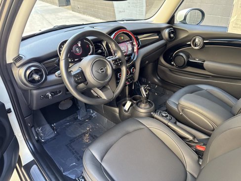 Used 2023 MINI Cooper 2-Door Hardtop image 8
