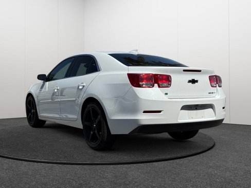 Used 2015 Chevrolet Malibu LT w/ Power Convenience Package image 4