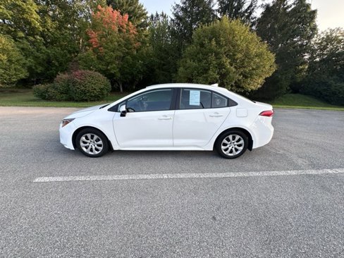 Used 2024 Toyota Corolla LE image 6