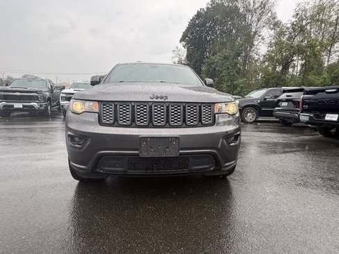Used 2018 Jeep Grand Cherokee Altitude image 5