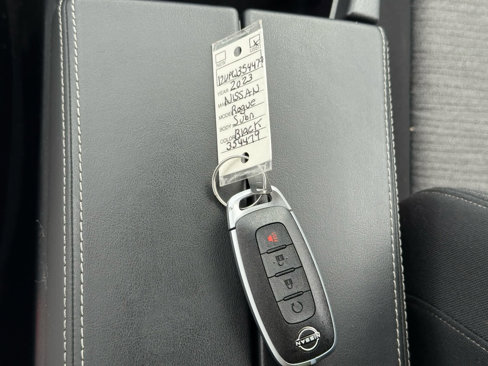 Used 2023 Nissan Rogue SV image 21