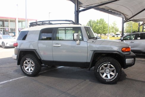 Used 2014 Toyota FJ Cruiser 4WD image 17
