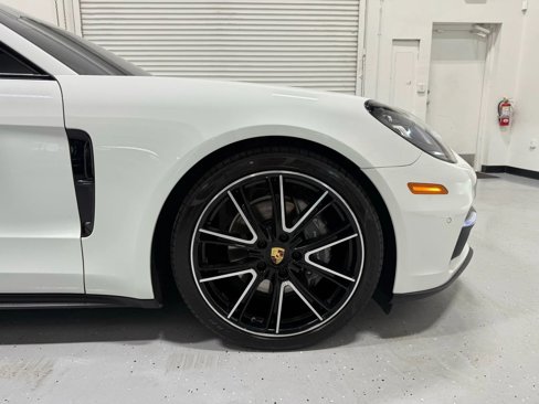 Used 2018 Porsche Panamera image 21