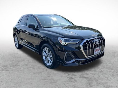 Certified 2022 Audi Q3 2.0T Premium Plus w/ Premium Plus Package image 3