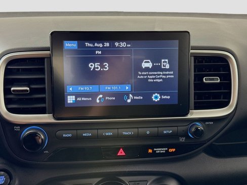 Certified 2025 Hyundai Venue SEL image 14
