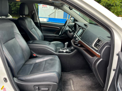 Used 2016 Toyota Highlander Limited image 17