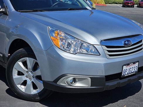 Used 2012 Subaru Outback 2.5i image 4
