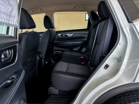 Used 2019 Nissan Rogue S image 14