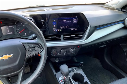 Used 2024 Chevrolet Trax LS w/ LS Convenience Package image 7