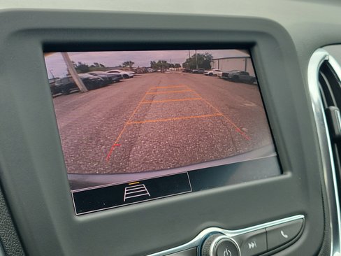 Used 2023 Chevrolet Equinox LT image 32