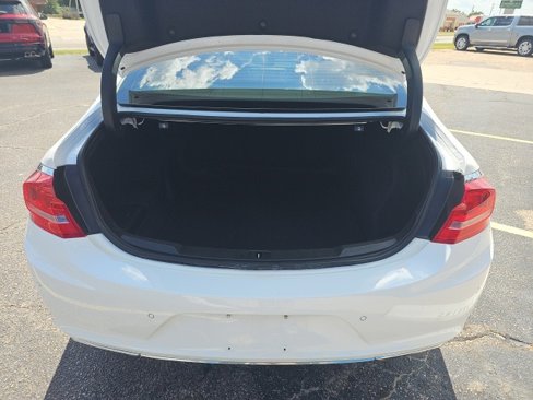 Used 2017 Buick LaCrosse Premium image 18