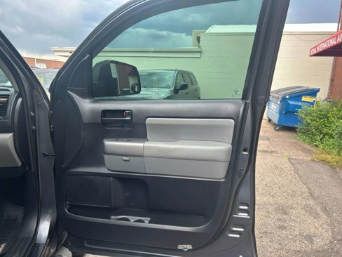 Used 2015 Toyota Sequoia SR5 image 47