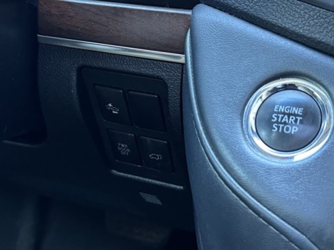 Used 2019 Toyota Land Cruiser image 29