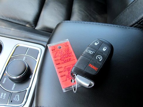 Used 2020 Jeep Grand Cherokee Limited image 38
