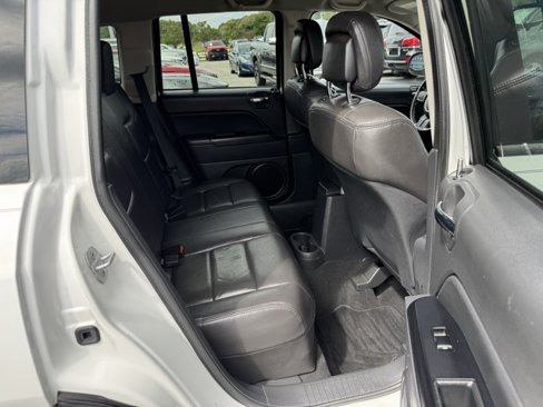 Used 2011 Jeep Compass Sport image 11