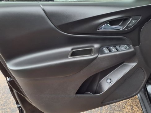 Used 2019 Chevrolet Equinox LT w/ Driver Convenience Package image 16