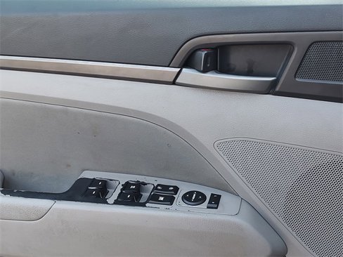 Used 2018 Hyundai Elantra SEL image 39