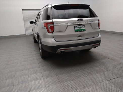 Used 2016 Ford Explorer Limited image 6