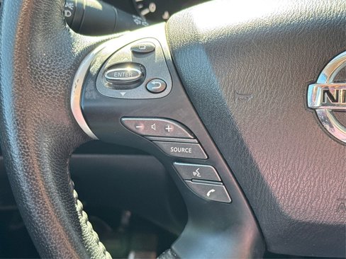 Used 2019 Nissan Pathfinder SV image 31