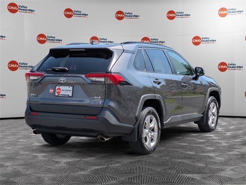 Used 2020 Toyota RAV4 XLE image 5