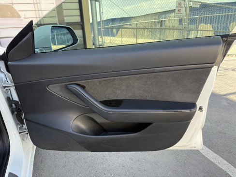 Used 2020 Tesla Model 3 Standard Range Plus image 19
