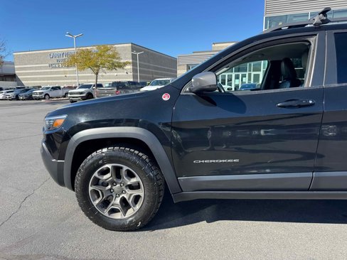 Used 2020 Jeep Cherokee Trailhawk w/ Comfort/Convenience Group image 2