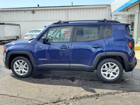 Used 2018 Jeep Renegade Latitude w/ Cold Weather Group image 8
