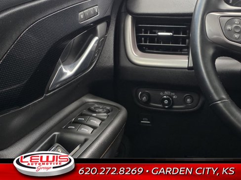Used 2023 GMC Terrain AT4 image 13