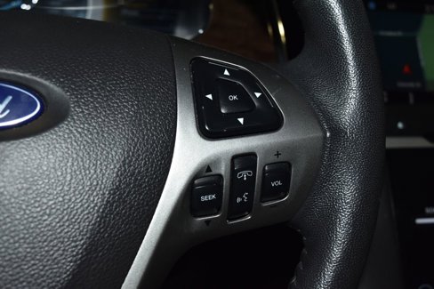 Used 2018 Ford Taurus Limited image 9