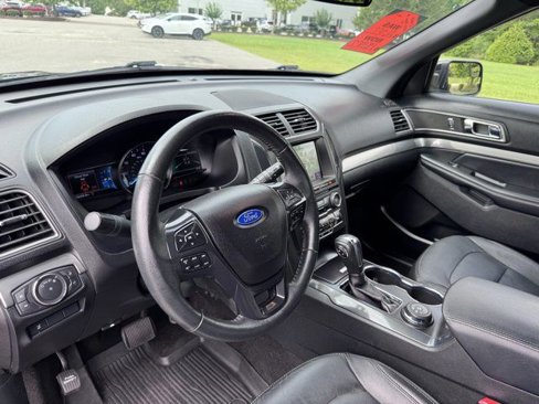 Used 2018 Ford Explorer XLT w/ Equipment Group 202A image 14