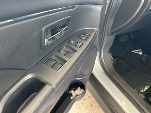 Used 2017 Mitsubishi Outlander Sport SE image 31