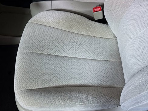 Used 2012 Toyota Sienna LE image 17