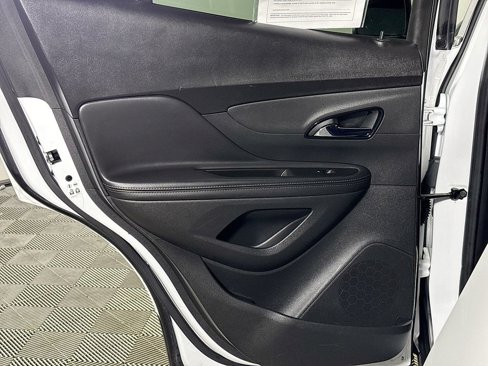 Used 2021 Buick Encore Preferred image 18