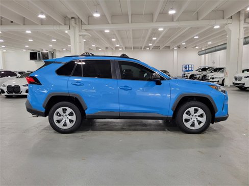 Used 2020 Toyota RAV4 LE image 7