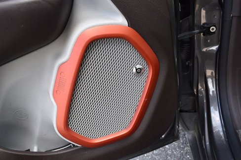 Used 2016 Jeep Renegade Limited image 12