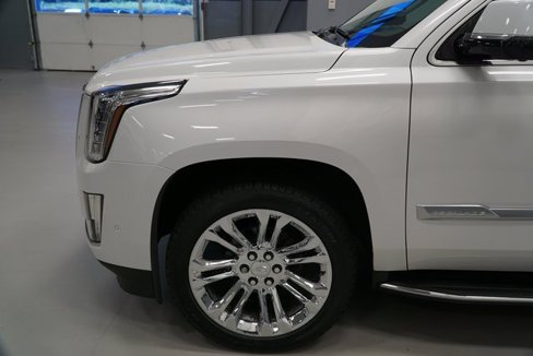 Used 2020 Cadillac Escalade ESV Luxury w/ LPO, Radiant Package image 11