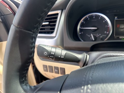 Used 2018 Toyota Highlander Limited image 33
