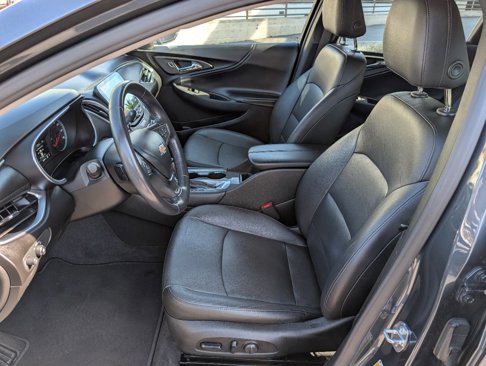 Used 2020 Chevrolet Malibu LT w/ Leather Package image 2