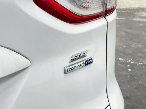 Used 2016 Ford Escape SE w/ SE Leather Comfort Package image 18
