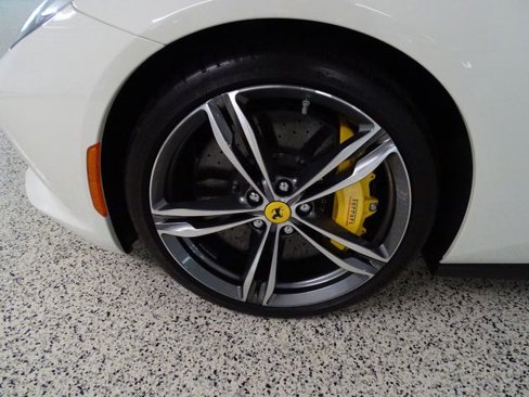 Used 2019 Ferrari GTC4Lusso image 12