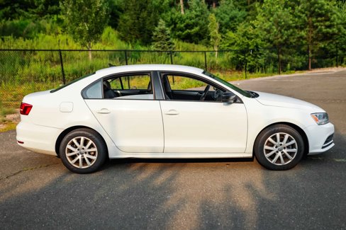Used 2015 Volkswagen Jetta SE image 2