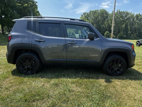 Used 2022 Jeep Renegade Latitude w/ Convenience Group image 2