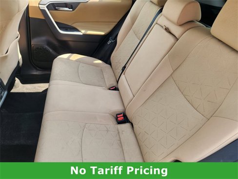 Used 2020 Toyota RAV4 XLE image 28
