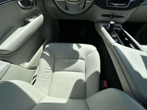 Certified 2024 Volvo XC90 B5 Core w/ Protection Package Premier image 14